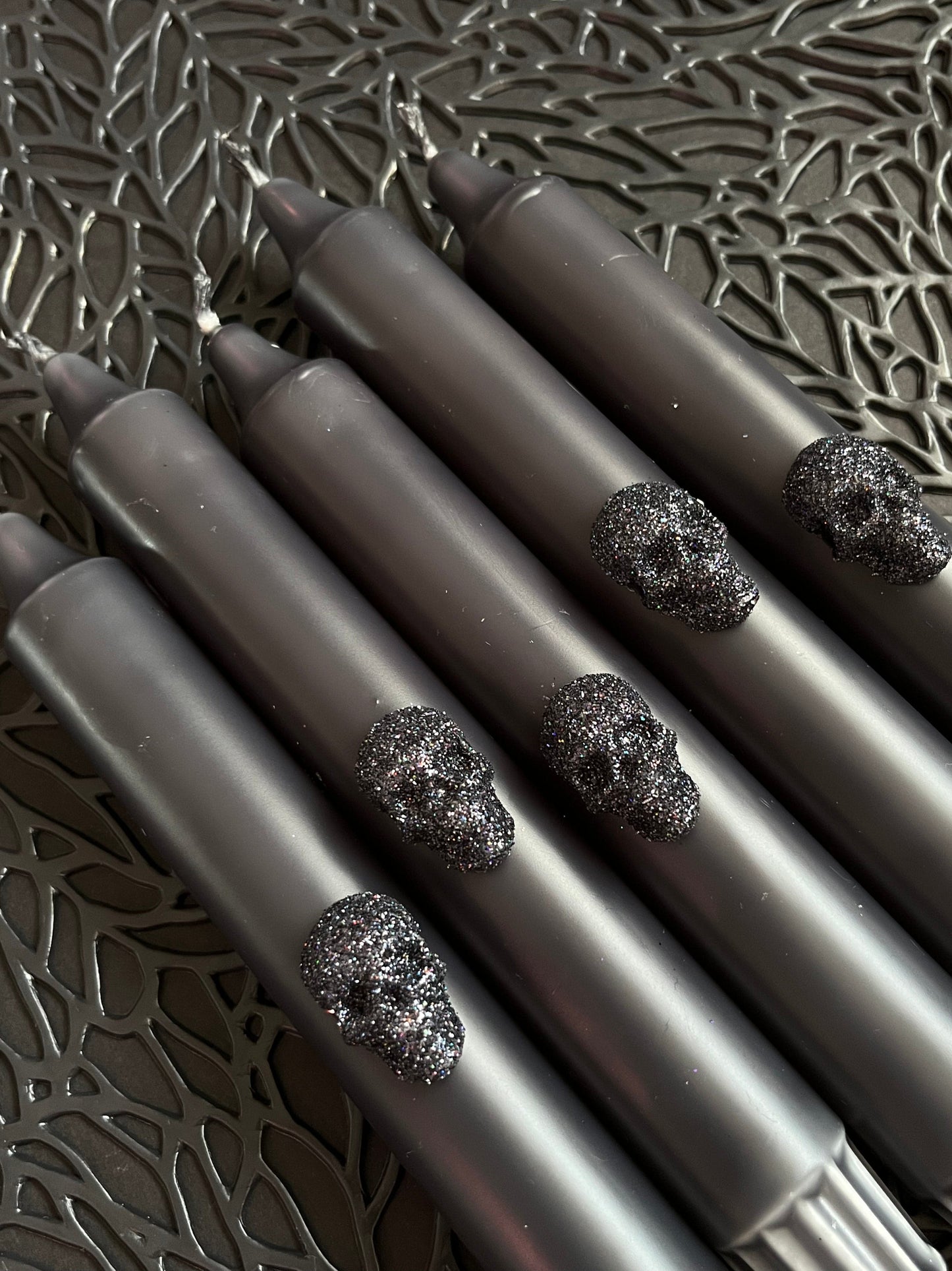 Dot Home Aroma Dip dye candles BLACK Dip Dye Taper Candle With Glitter Skull