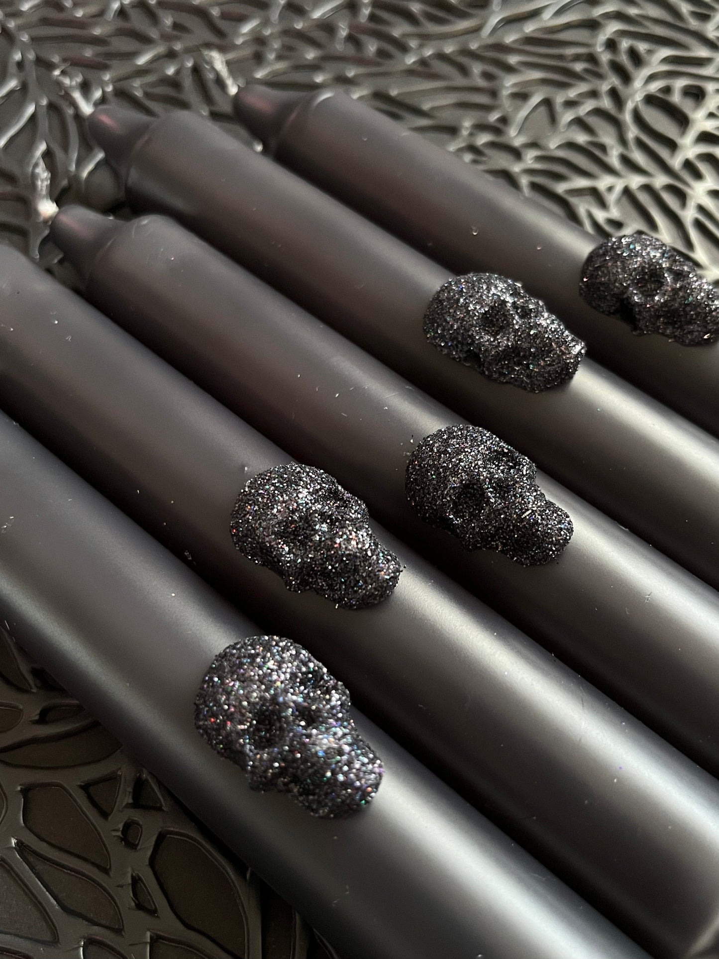 Dot Home Aroma Dip dye candles BLACK Dip Dye Taper Candle With Glitter Skull