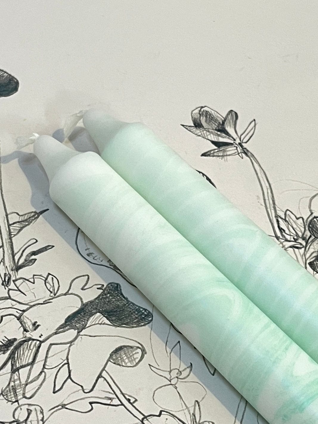 Dot Home Aroma Marble candles MINT CREAM -Marble Effect Taper Candles set of 2
