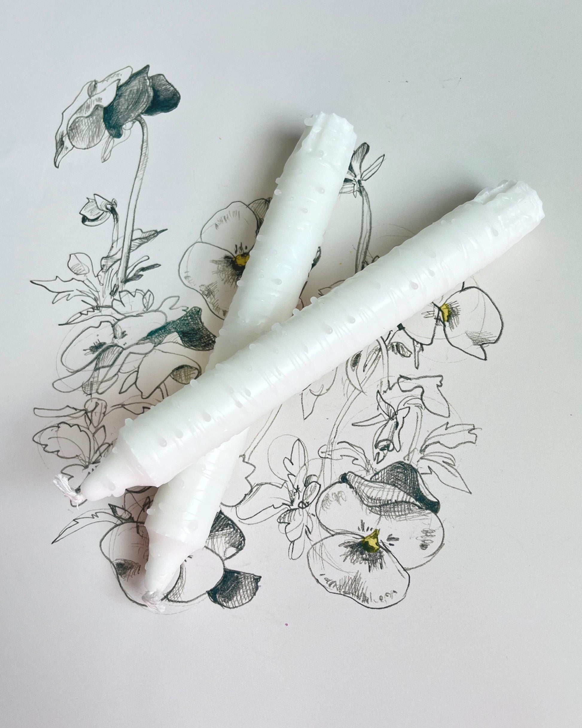 Dot Home Aroma Classic Colours Candles WHITE ELEGANCE - Textured Taper Candle Duo